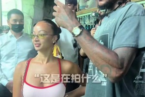 这年龄不对吧？网友晒视频配文：65岁少林武僧赤脚打球